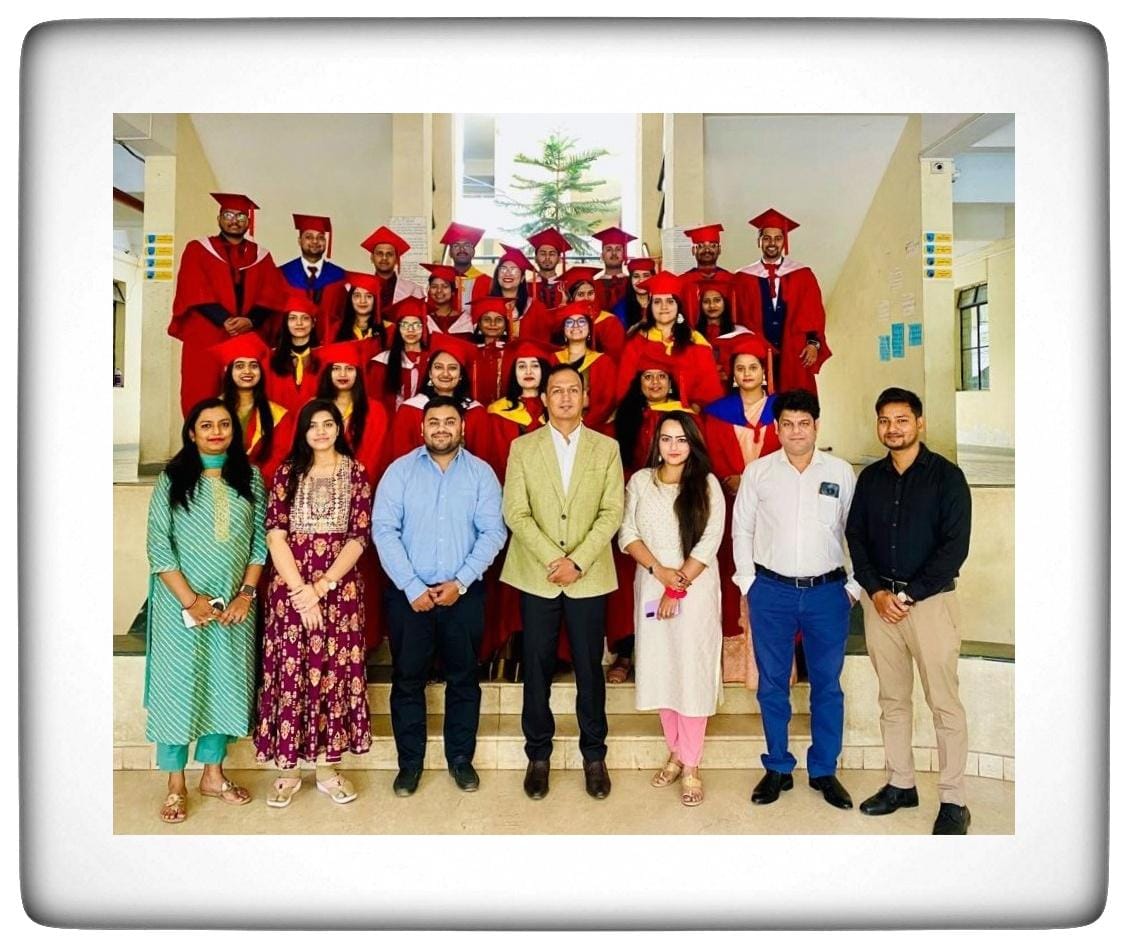 Under-Graduates, Post-Graduates and gold medalists of BV(DU)School of Optometry, Pune at the 25th Convocation of Bharati Vidyapeeth (Deemed to be University)